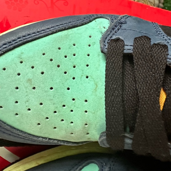 🎨Jordan 1 Retro High Tokyo Bio Hack🎨 - Picture 2 of 5